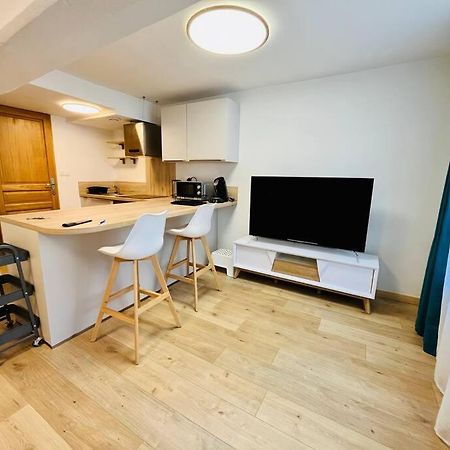 Stylish Studio In The Center Of Senlis Apartment Senlis  Bagian luar foto